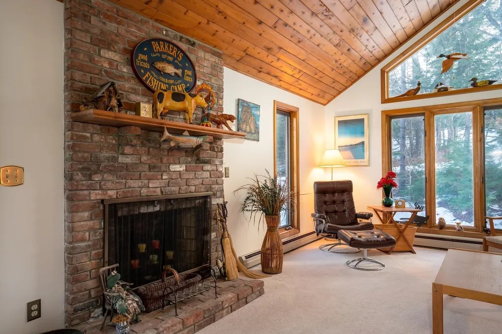 411 Stratton Gate Road Jamaica VT 05343