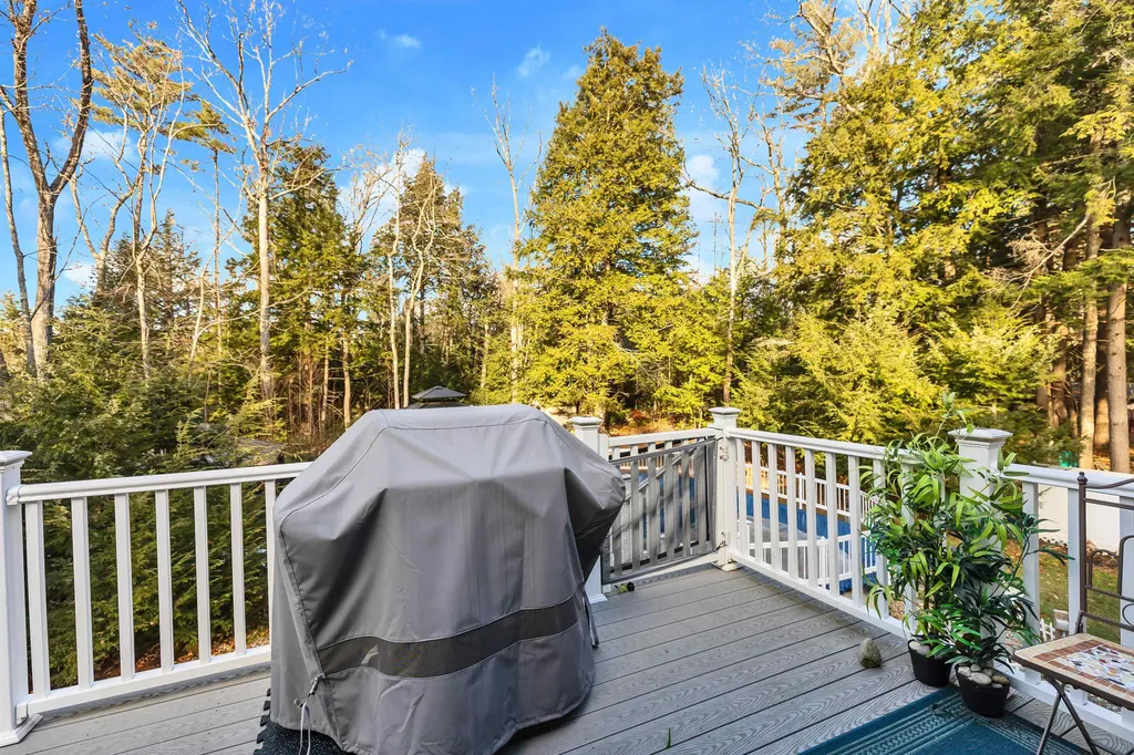 102 Bog Road Concord NH 03303
