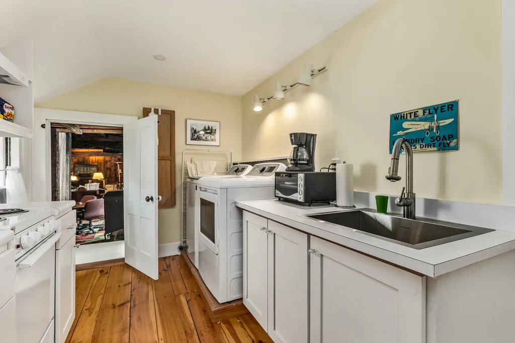 33 Pine Street Exeter NH 03833