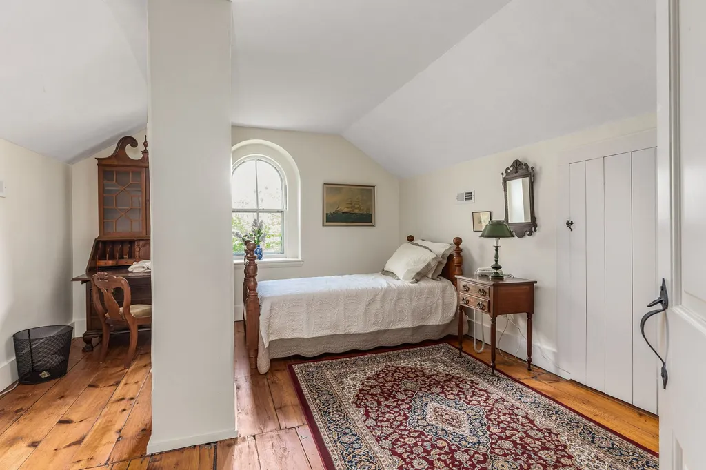 33 Pine Street Exeter NH 03833
