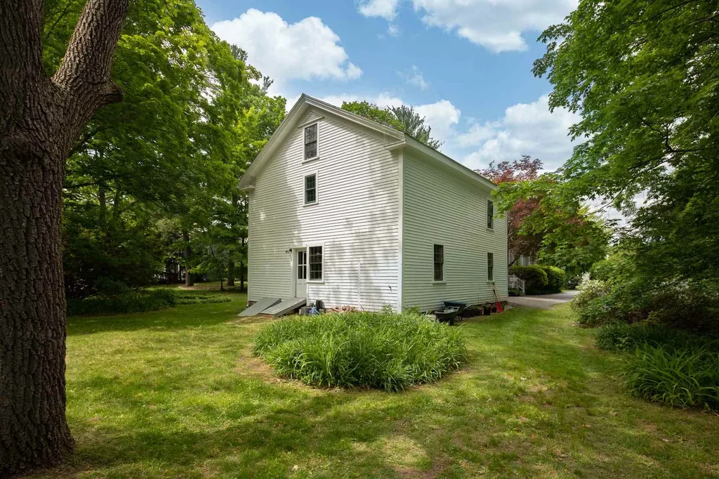 33 Pine Street Exeter NH 03833