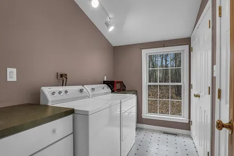 48 Mill Road Kingston NH 03848