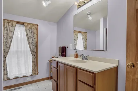 48 Mill Road Kingston NH 03848