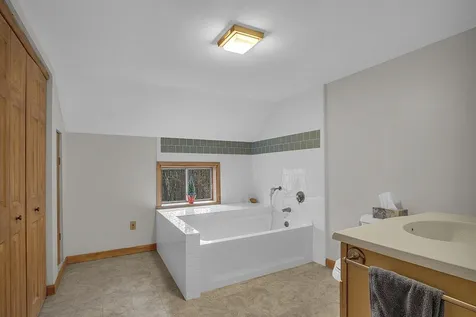 48 Mill Road Kingston NH 03848