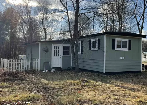 32 Anthony Circle Swanzey NH 03446