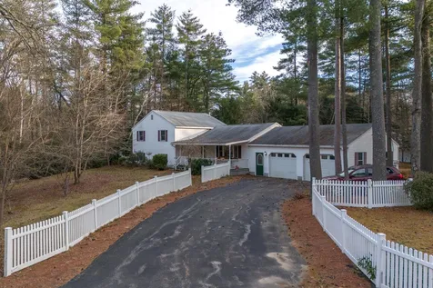 23 Sandy Knoll Drive Auburn NH 03032
