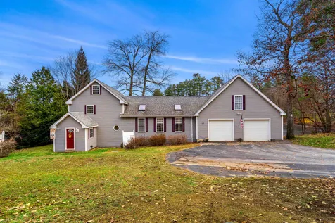 17 Hammond Road Deerfield NH 03037