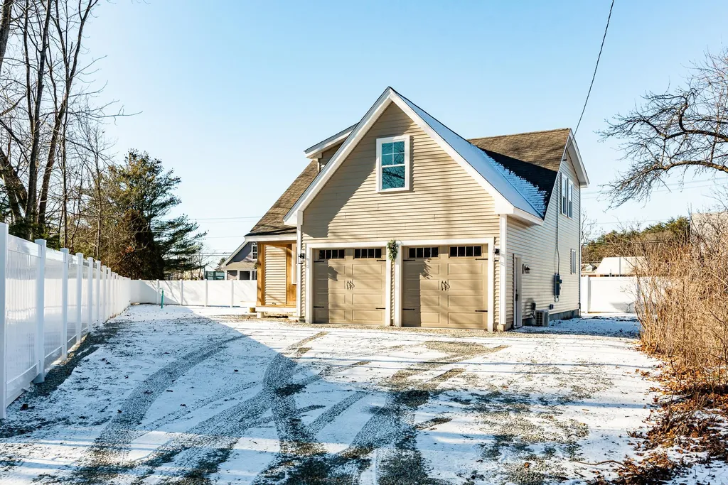 11 Kelwyn Drive Rollinsford NH 03869