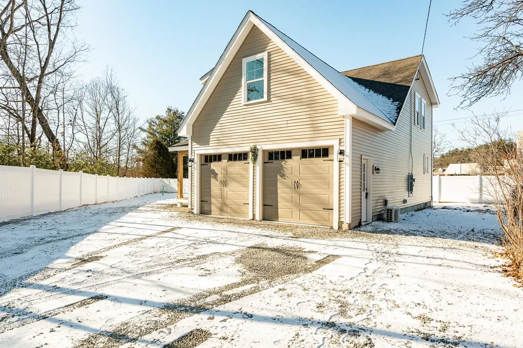 11 Kelwyn Drive Rollinsford NH 03869