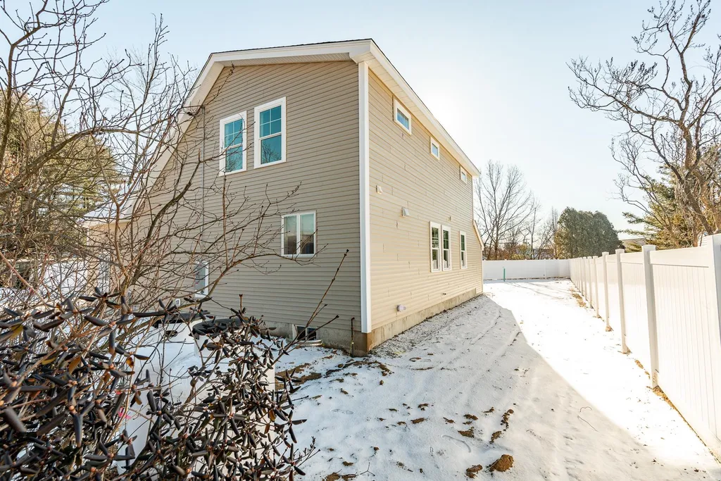 11 Kelwyn Drive Rollinsford NH 03869