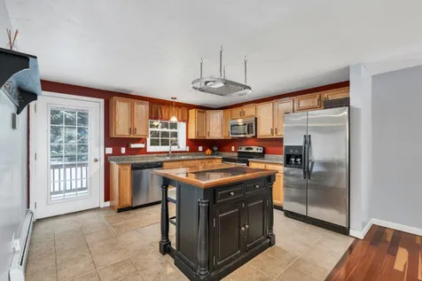 20 Lincoln Lane Barnstead NH 03225