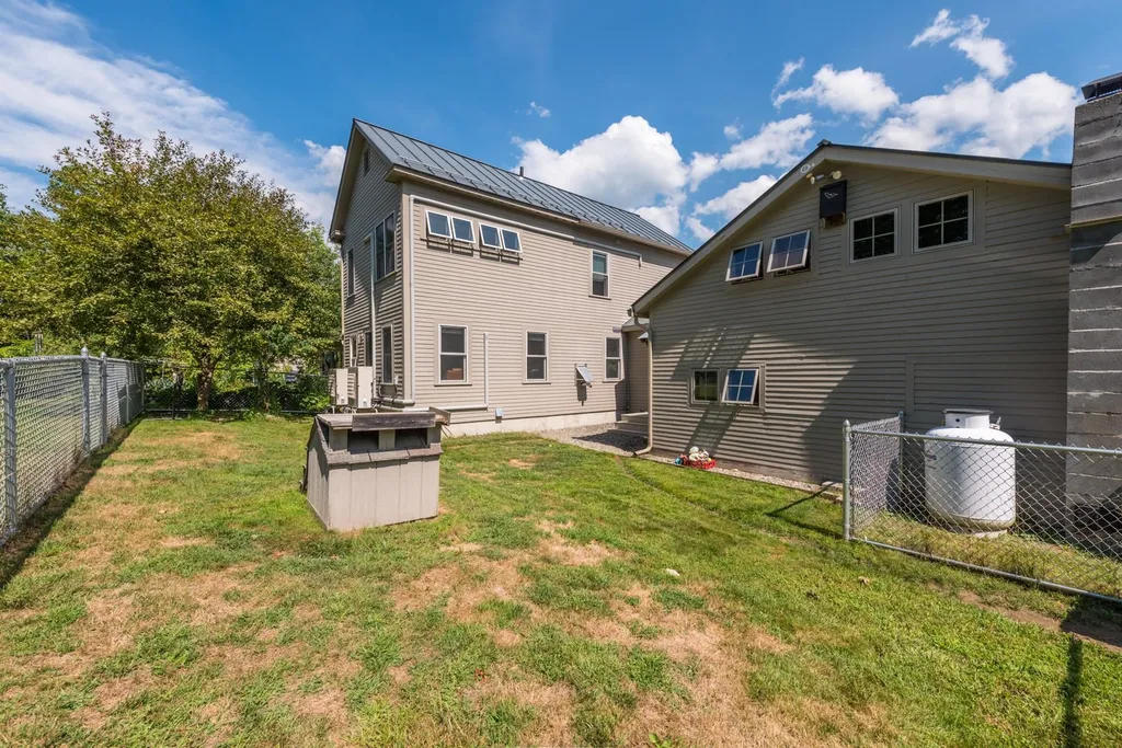 10 Granite Hill Road Wilmot NH 03287