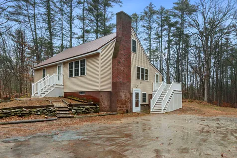 20 Mitchell Road Lee NH 03861