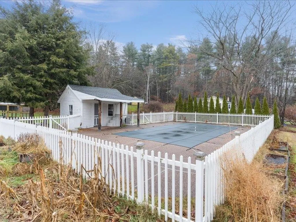 30 Bockes Road Londonderry NH 03053
