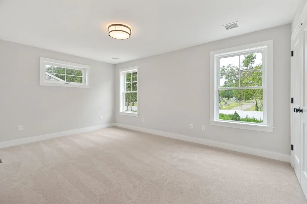 180 Sage Lane Portsmouth NH 03801