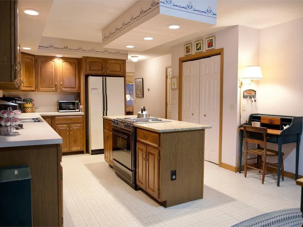 5 Craftsbury Court Essex VT 05452