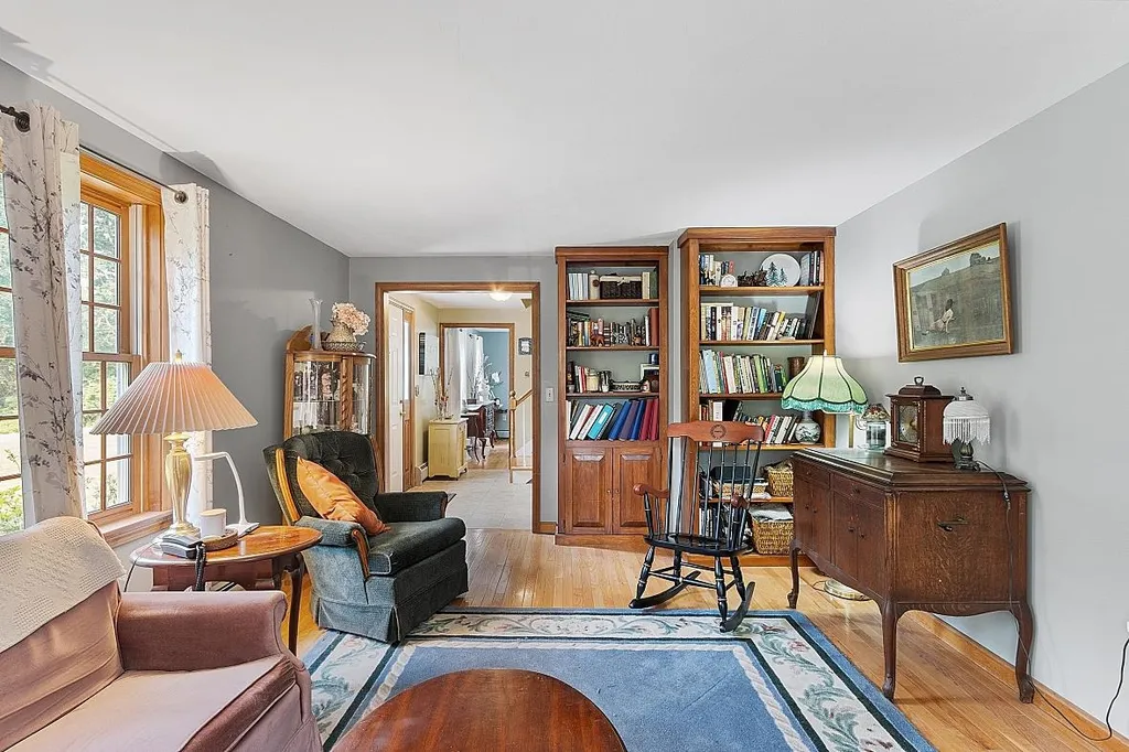 29 Exeter Road Kingston NH 03848