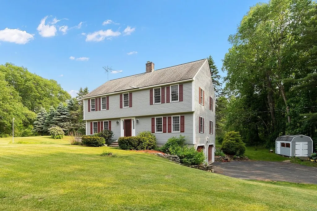 29 Exeter Road Kingston NH 03848
