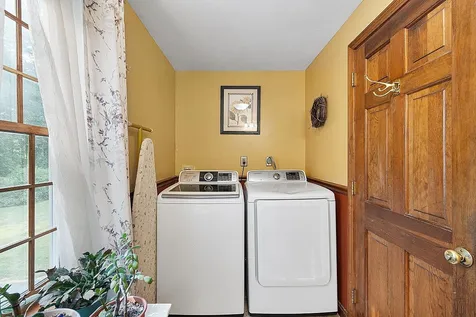 29 Exeter Road Kingston NH 03848