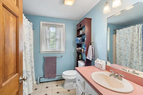 29 Exeter Road Kingston NH 03848