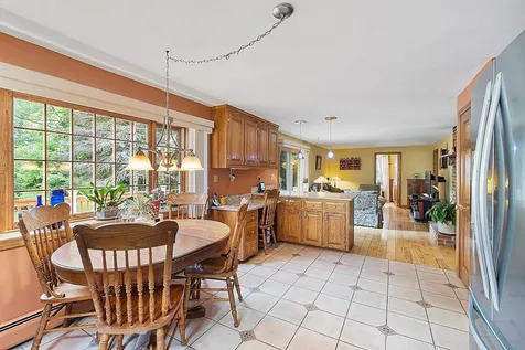 29 Exeter Road Kingston NH 03848