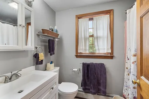29 Exeter Road Kingston NH 03848