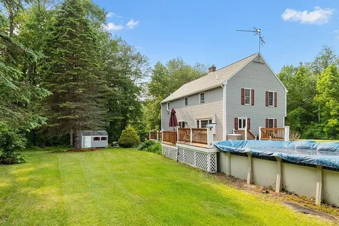 29 Exeter Road Kingston NH 03848
