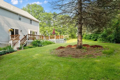 29 Exeter Road Kingston NH 03848