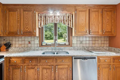 29 Exeter Road Kingston NH 03848
