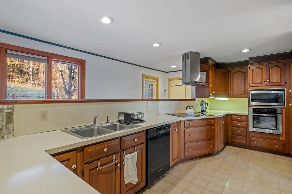 241 Oak Hill Road Concord NH 03301