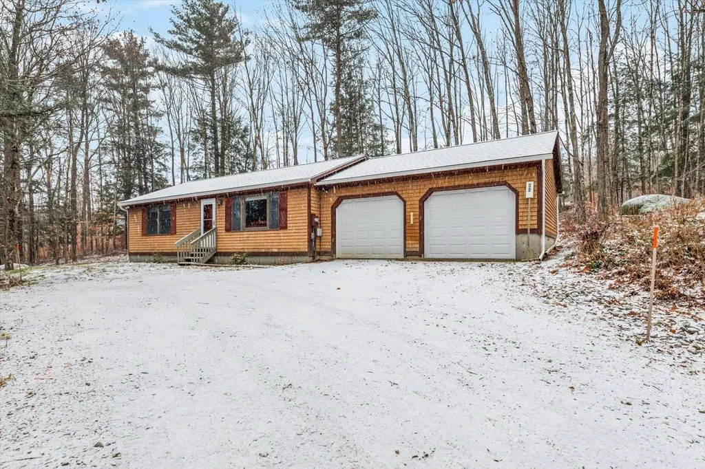 86 Bonds Corner Road Hancock NH 03449