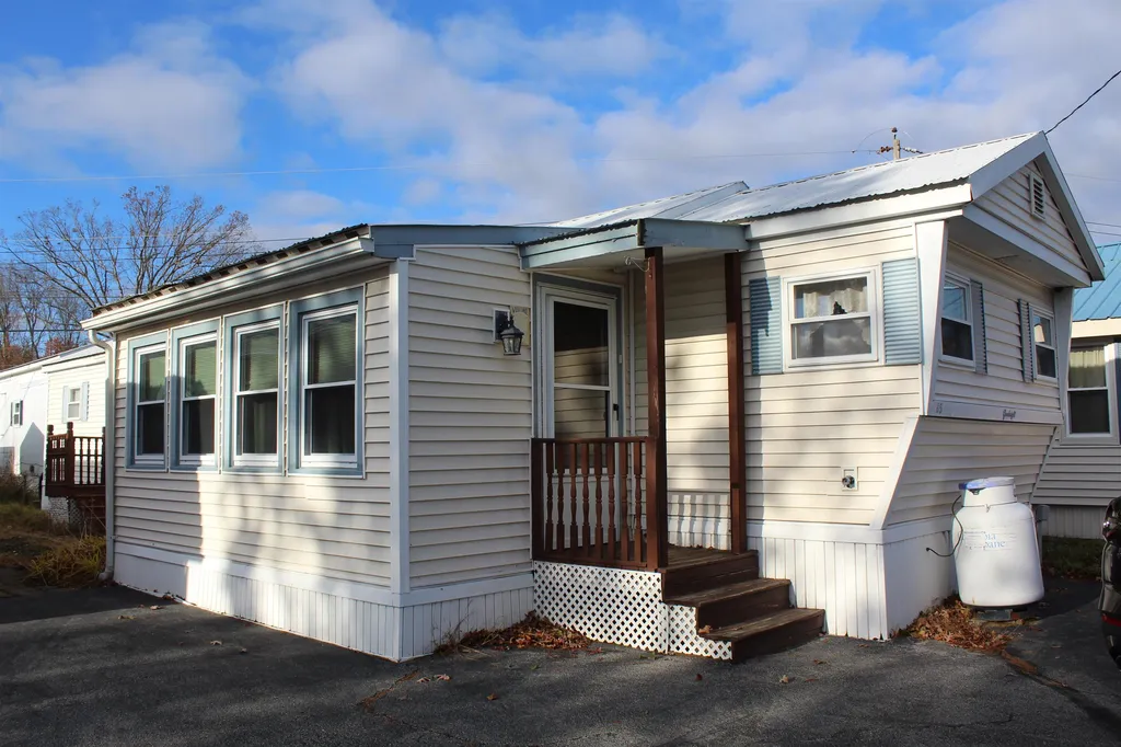 65 Marlette Avenue Hooksett NH 03106