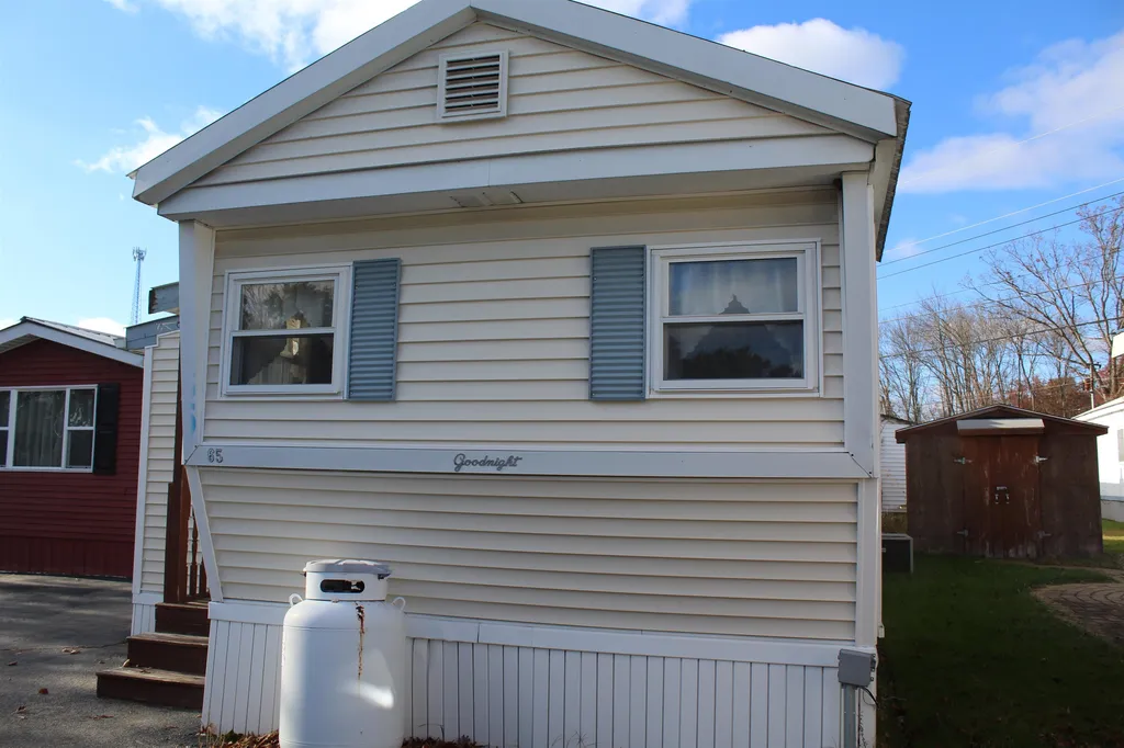 65 Marlette Avenue Hooksett NH 03106