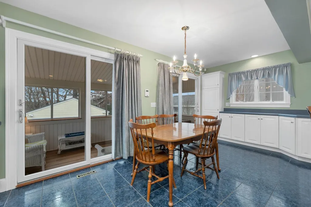 7 Robin Road Rye NH 03870