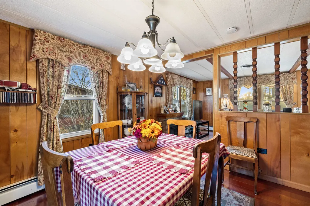 61 River Ledge Drive Goffstown NH 03045