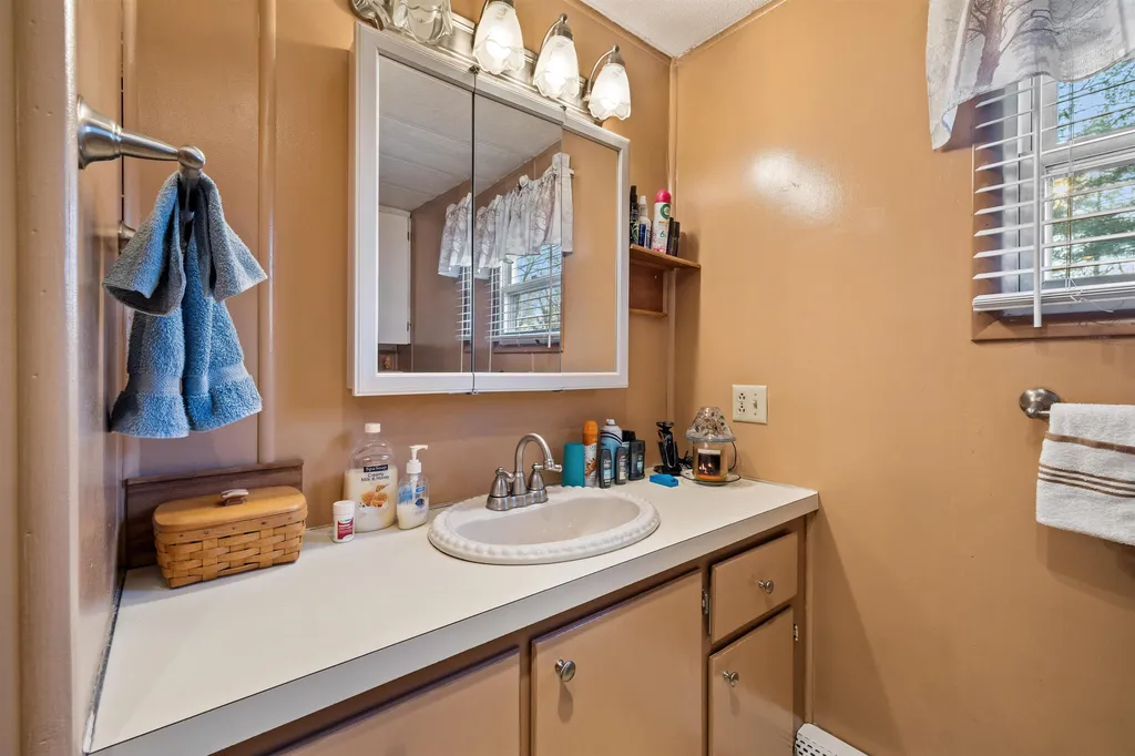 61 River Ledge Drive Goffstown NH 03045