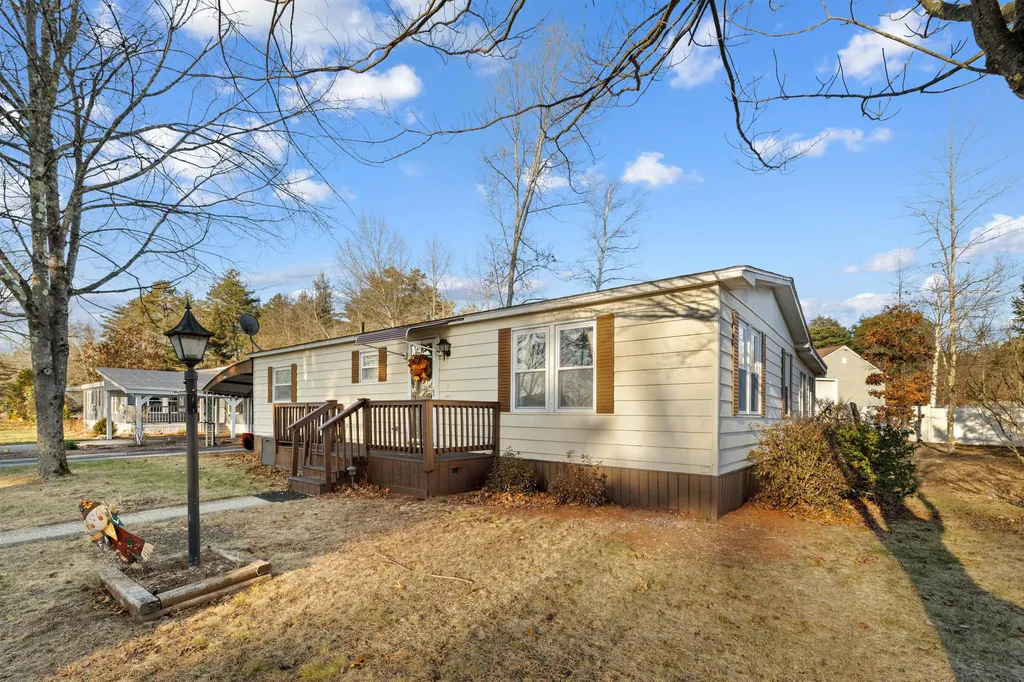61 River Ledge Drive Goffstown NH 03045