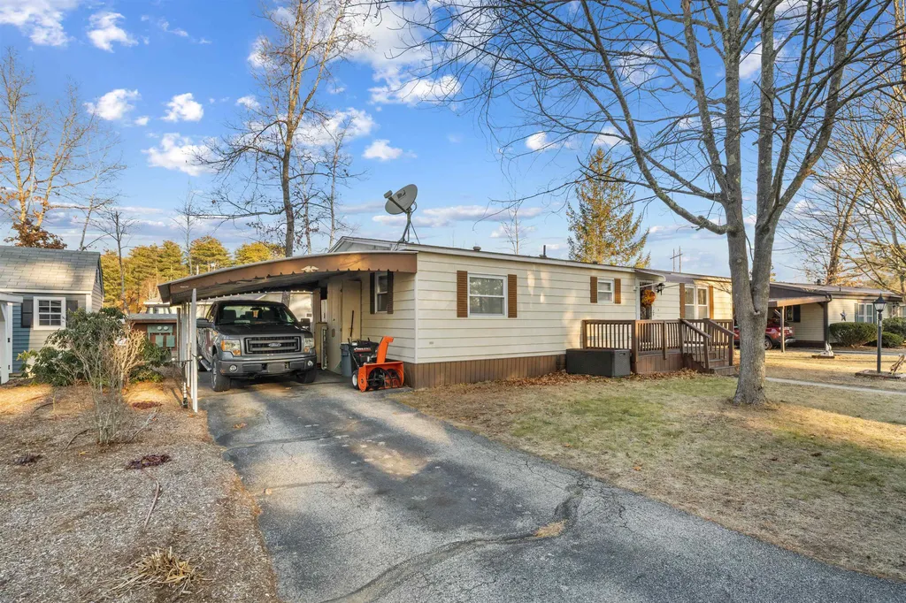 61 River Ledge Drive Goffstown NH 03045