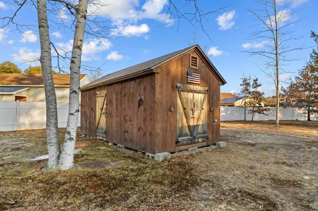 61 River Ledge Drive Goffstown NH 03045