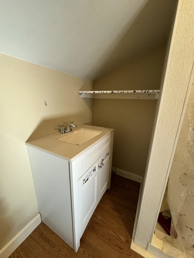 5 Kendall Pond Road Derry NH 03038