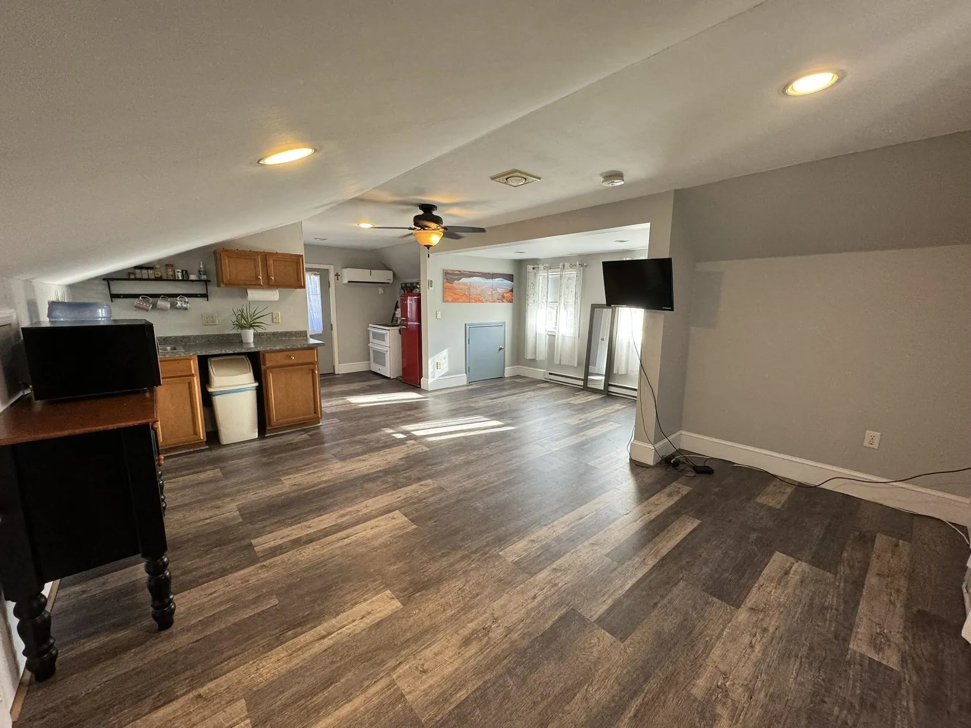 5 Kendall Pond Road Derry NH 03038