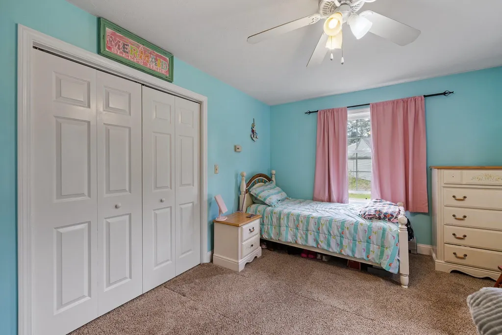 29 Franklin Way Alton NH 03809