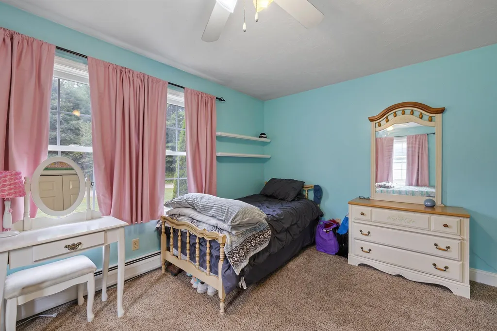 29 Franklin Way Alton NH 03809