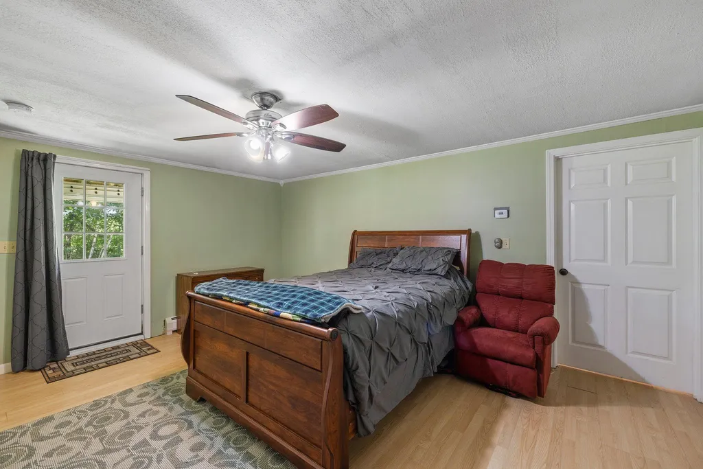 29 Franklin Way Alton NH 03809