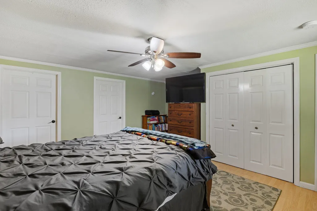 29 Franklin Way Alton NH 03809