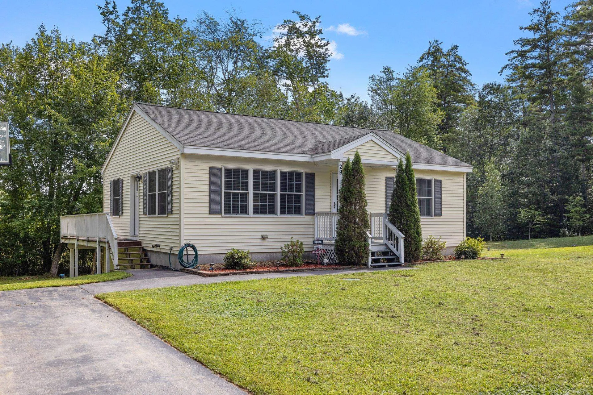 29 Franklin Way Alton NH 03809