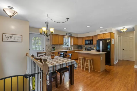 29 Franklin Way Alton NH 03809