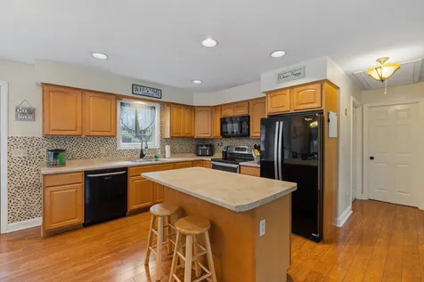 29 Franklin Way Alton NH 03809