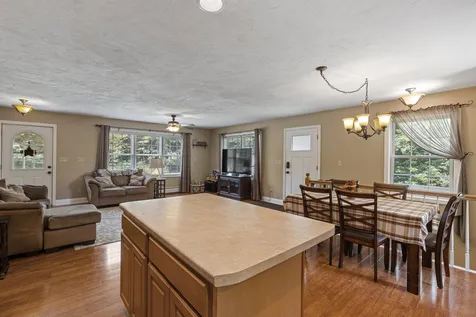 29 Franklin Way Alton NH 03809