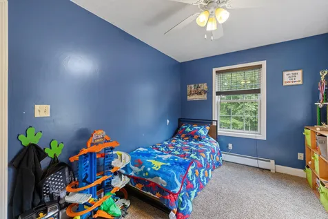 29 Franklin Way Alton NH 03809